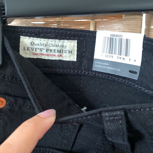 Levi’s Premium Wedgie Straight Jean NWT - Picture 12 of 17